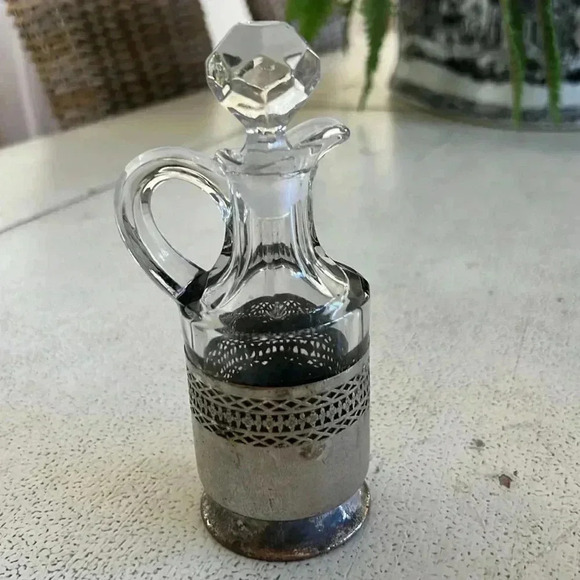 Vintage glass cruet pitcher with silver decor - Picture 2 of 8